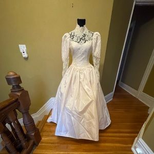 Wedding gown